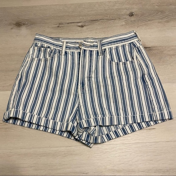 American Eagle Outfitters Striped Blue and White Denim Short, size 4 - Picture 1 of 6